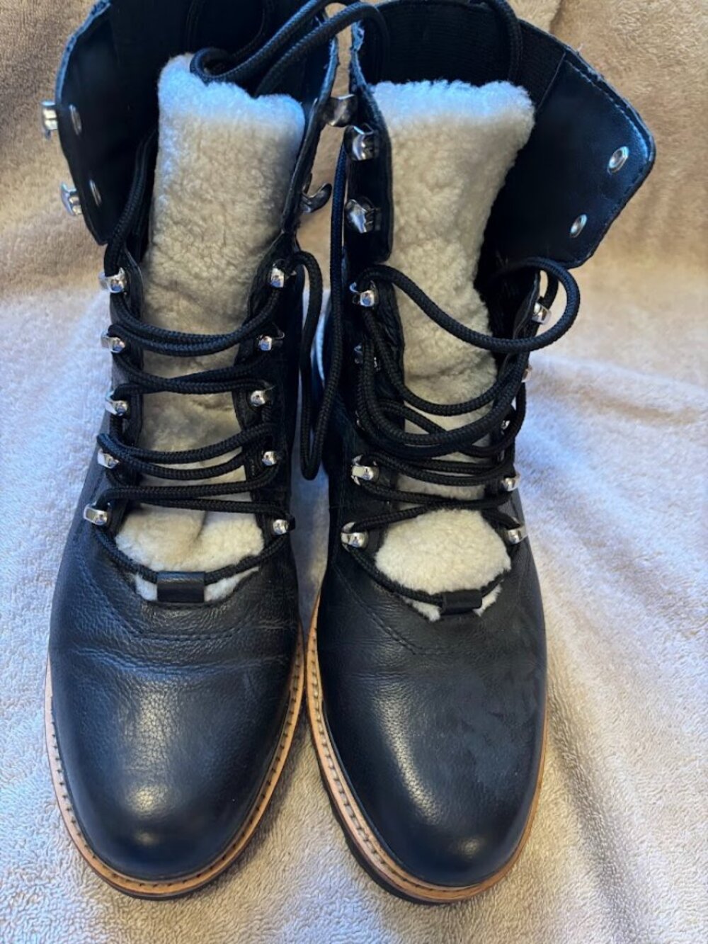 MARC FISHER LTD Women Black Izzie Shearling Boots - Size 8